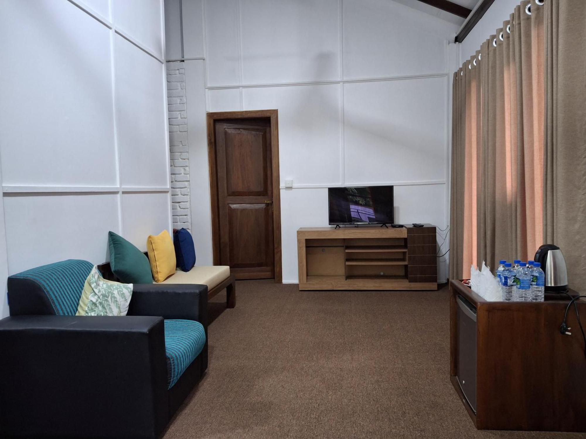 Tepraas Sigiriya Hotel Luaran gambar