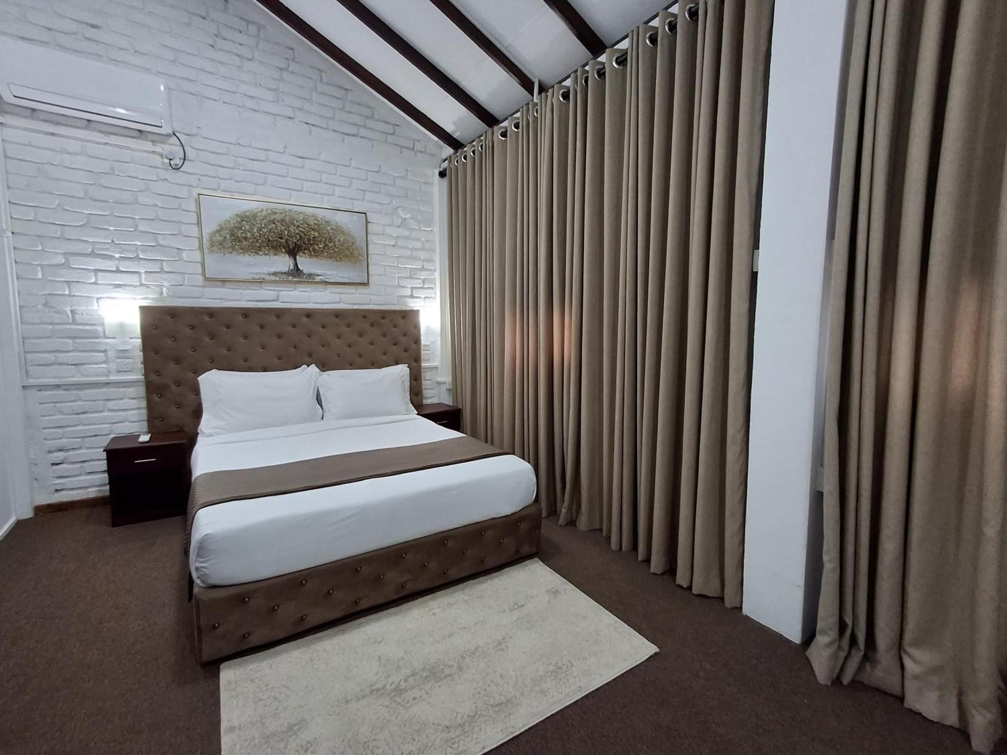 Tepraas Sigiriya Hotel Luaran gambar
