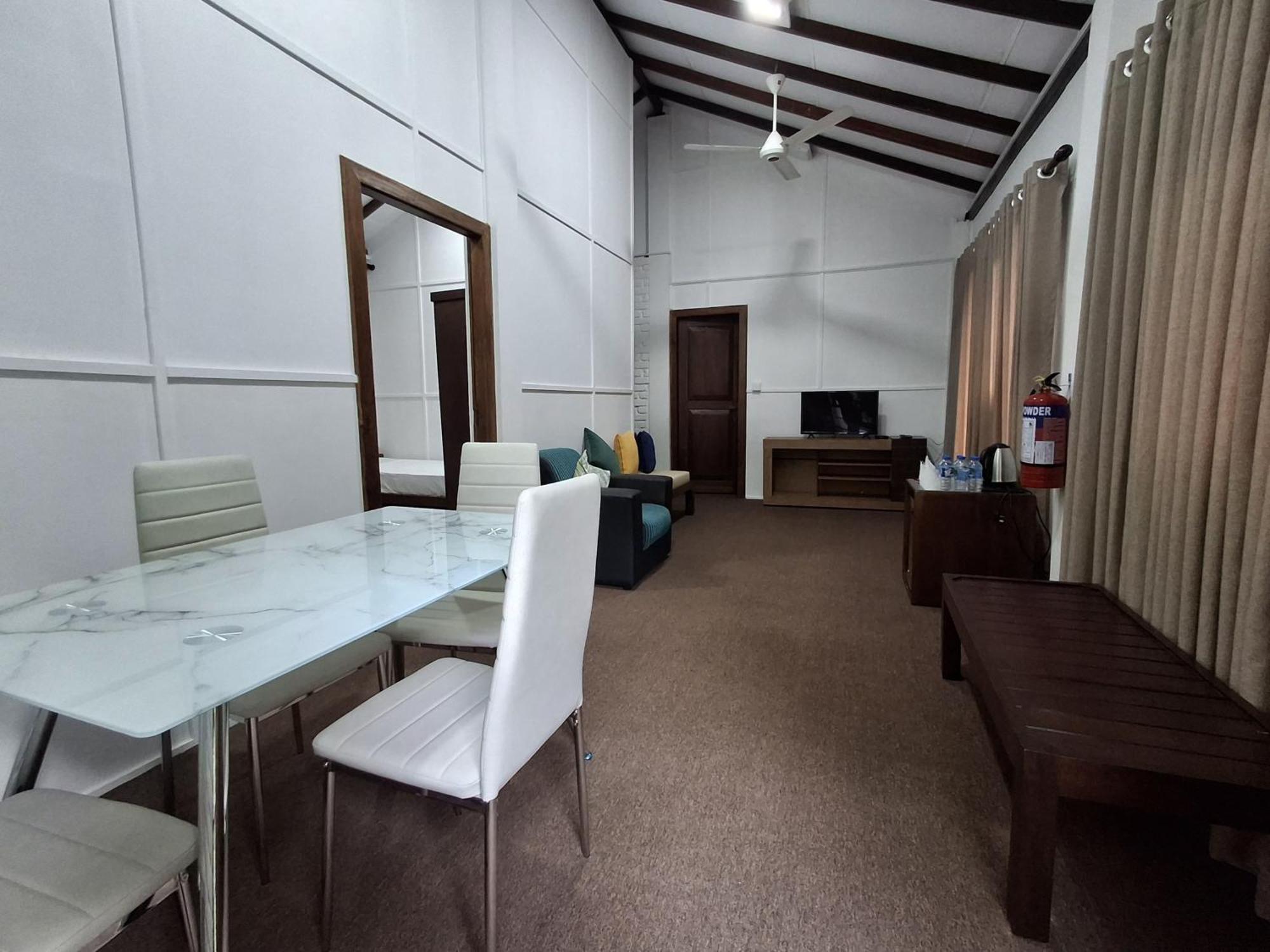 Tepraas Sigiriya Hotel Luaran gambar