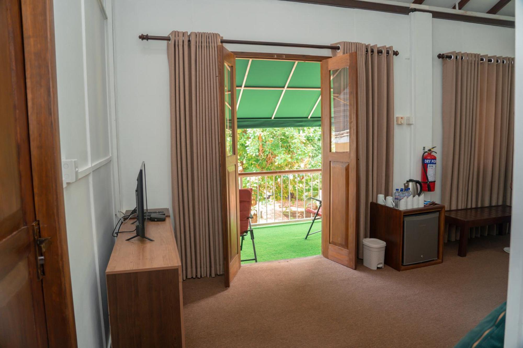 Tepraas Sigiriya Hotel Luaran gambar